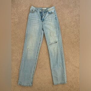 Cute 90s boyfriend light indigo PacSun jeans!